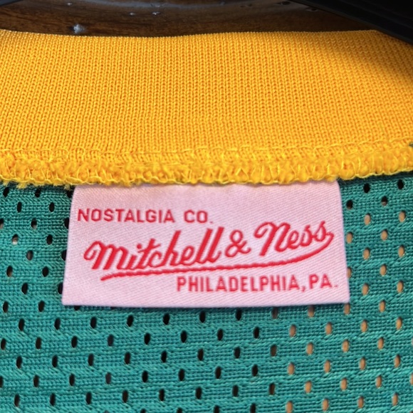 Throwback Mitchell & Ness NBA Seattle Super Sonic Gary Payton #20 Green Jersey - Picture 8 of 8